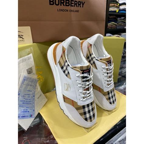 sepatu burberry pria